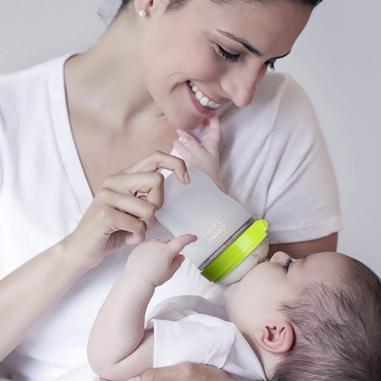 Comotomo  Natural Feel Baby Bottle Single Pack  Green & White  150 Ml Comotomo Yallatoys