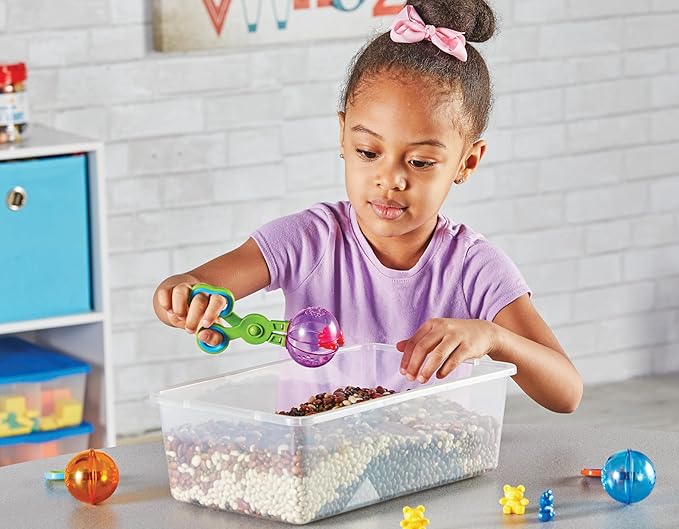 colorful handy scoopers for kids