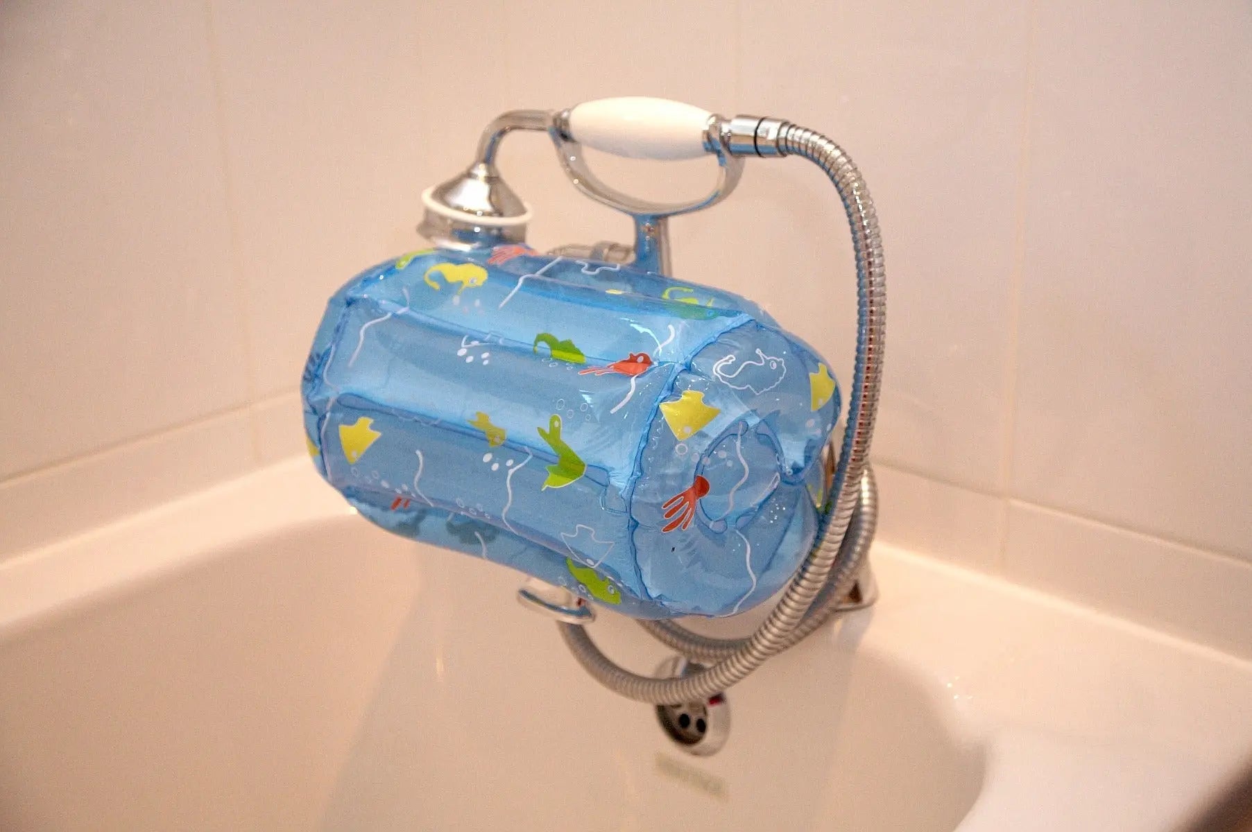 Clippasafe Inflatable Bath Tap Guard Blue Clippasafe Yallatoys