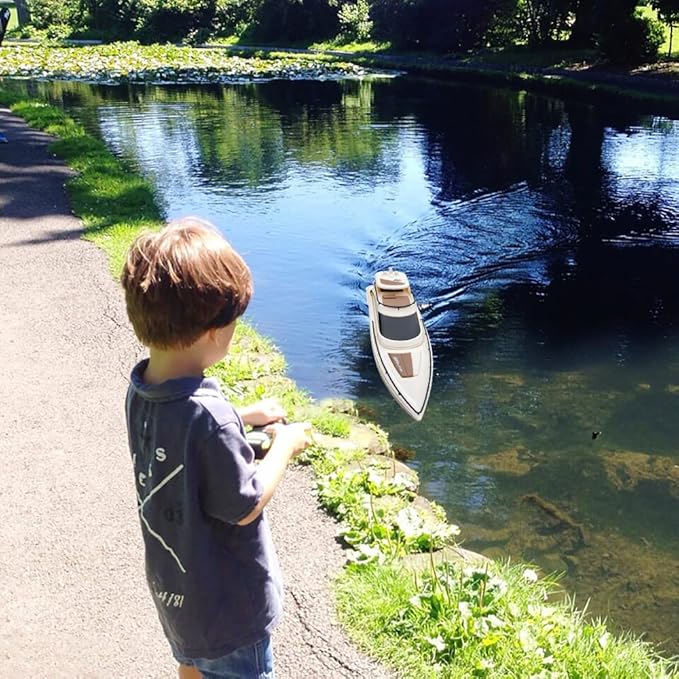 durable RC sail boat