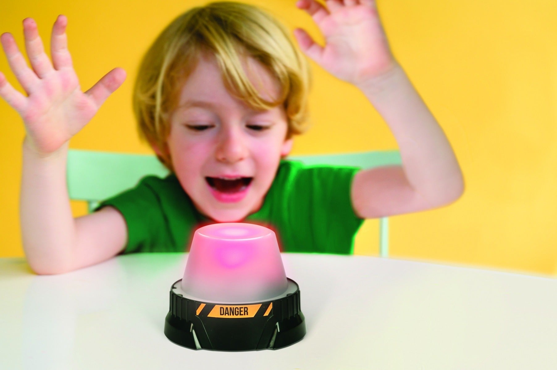 Buy 4M Science Kidzlabs Flashing Emergency Light | Yallatoys.com