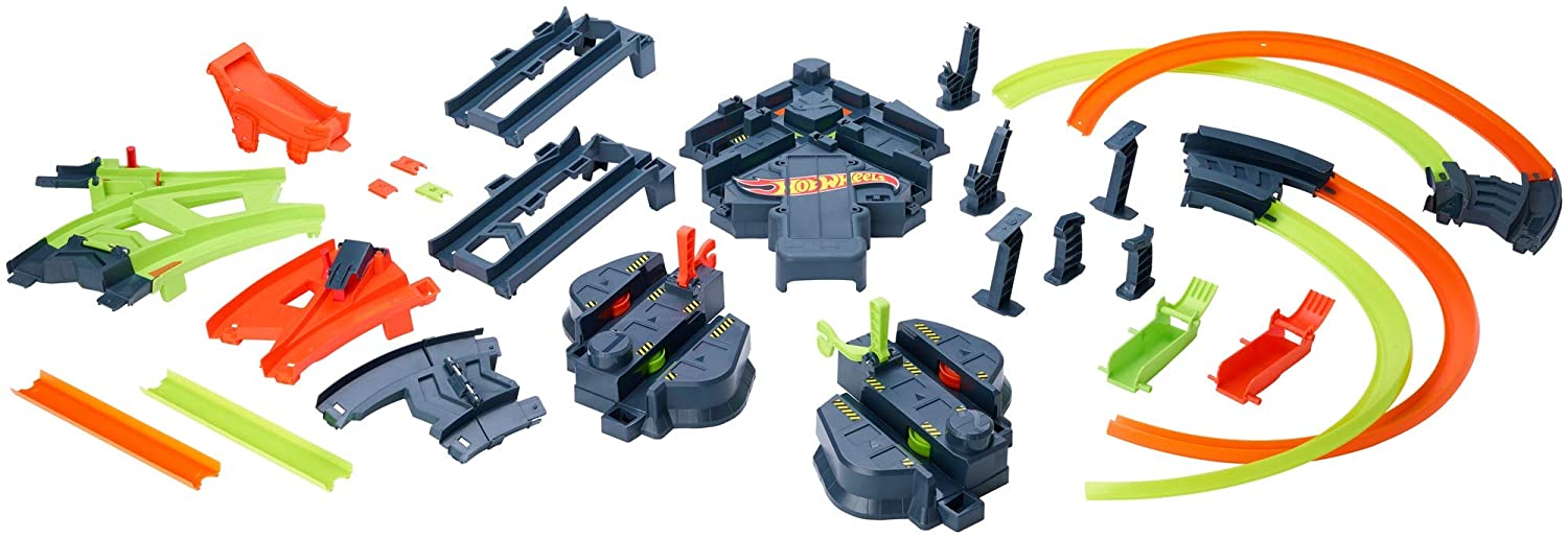 Buy Hot Wheels Colossal Crash Track Set | Yallatoys.com