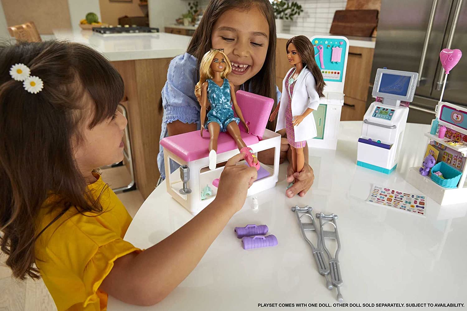 Buy Barbie Fast Cast Clinic Playset with 12inch Brunette Doctor Doll | Yallatoys.com