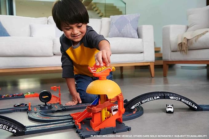 Buy Hot Wheels City Downtown Burger Blitz Playsets | Yallatoys.com