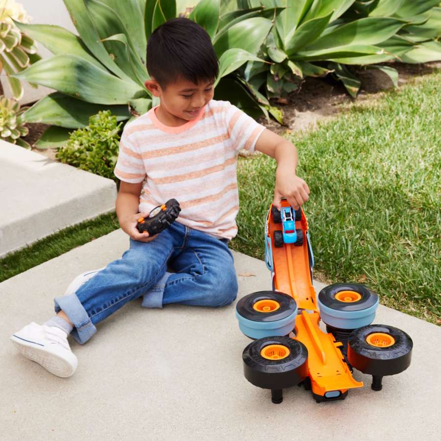 Buy Hot Wheels RC 1:12 Monster Trucks Transforming Rhinomite | Yallatoys.com