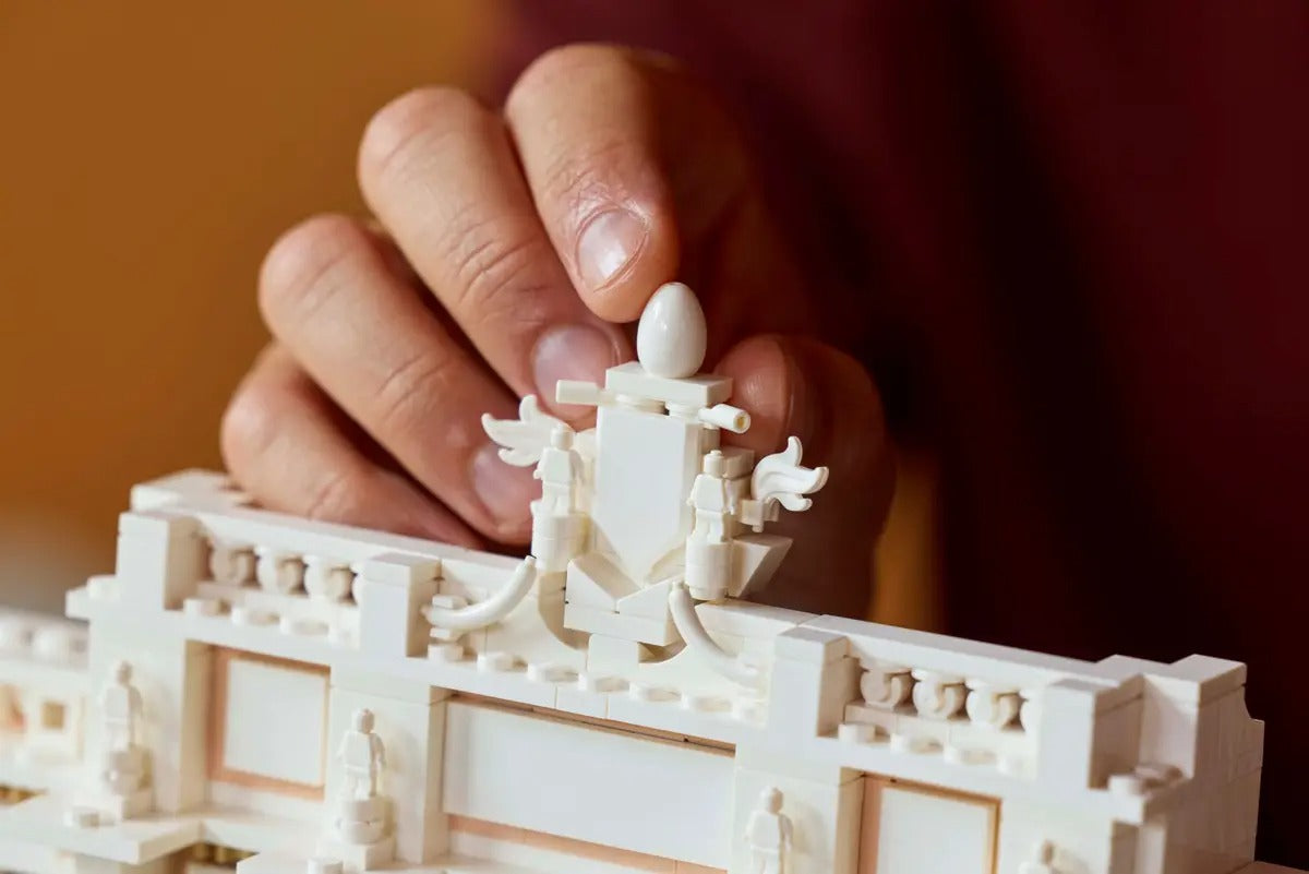 Buy Lego Trevi Fountain 21062 With 1880pcs | Yallatoys.com