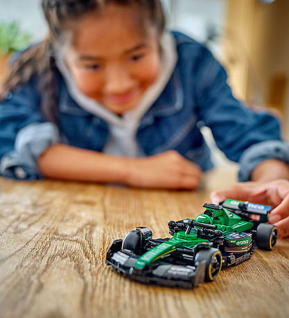 Buy Lego Speed Champions Formula 1 Aston Martin Aramco 77245  | Yallatoys.com