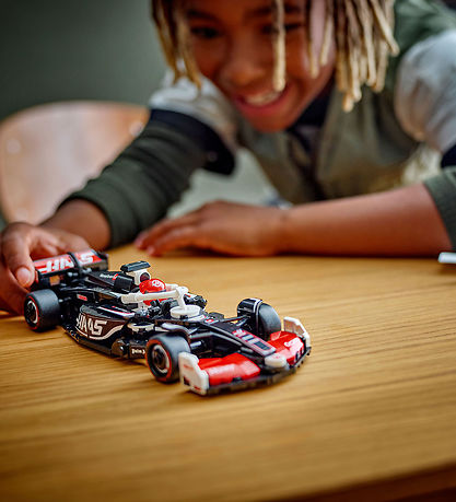 Buy Lego Speed Champions MoneyGram Haas F1 Team Vf 24 77250  | Yallatoys.com