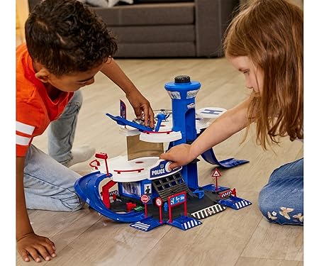 Buy Majorette Creatix Fully Equiped Police Station Playset with Porsche Panamera Police Car | Yallatoys.com