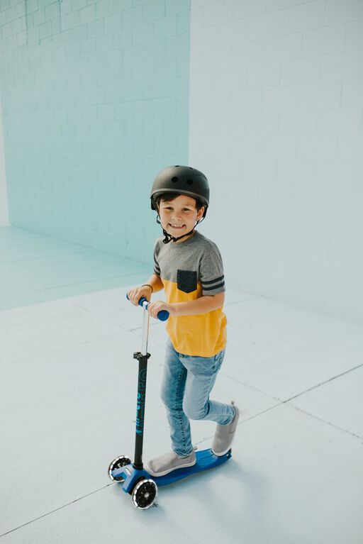 Buy Micro Maxi Plus Led 3 Wheels Scooter Blue | Yallatoys.com