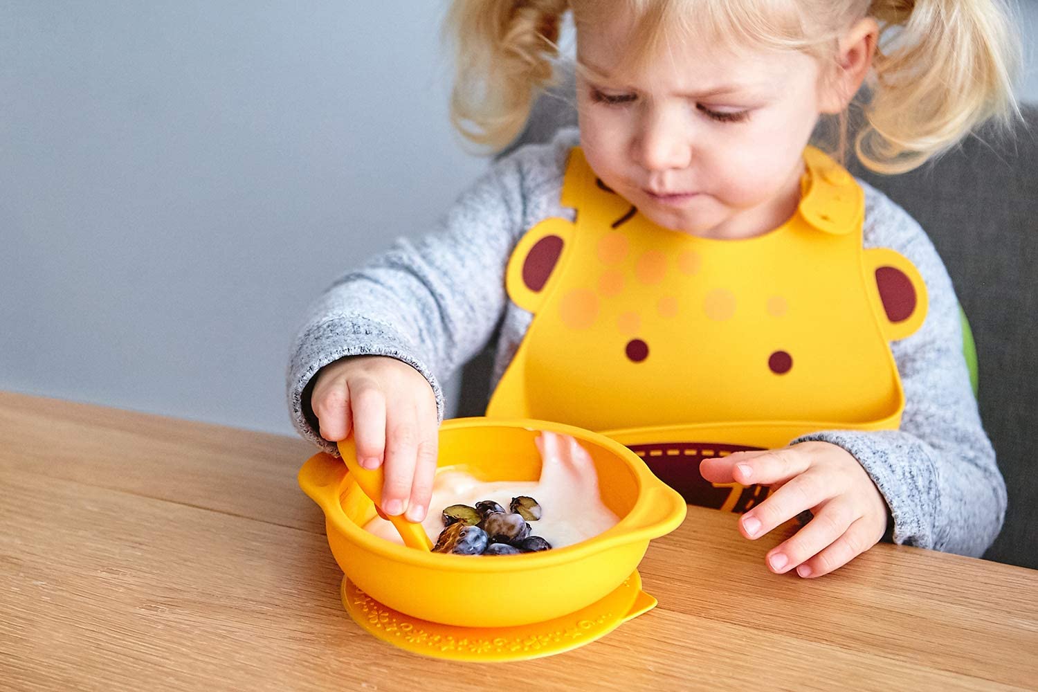 Marcus N Marcus  Suction Bowl With Lid Lola Marcus & Marcus Yallatoys