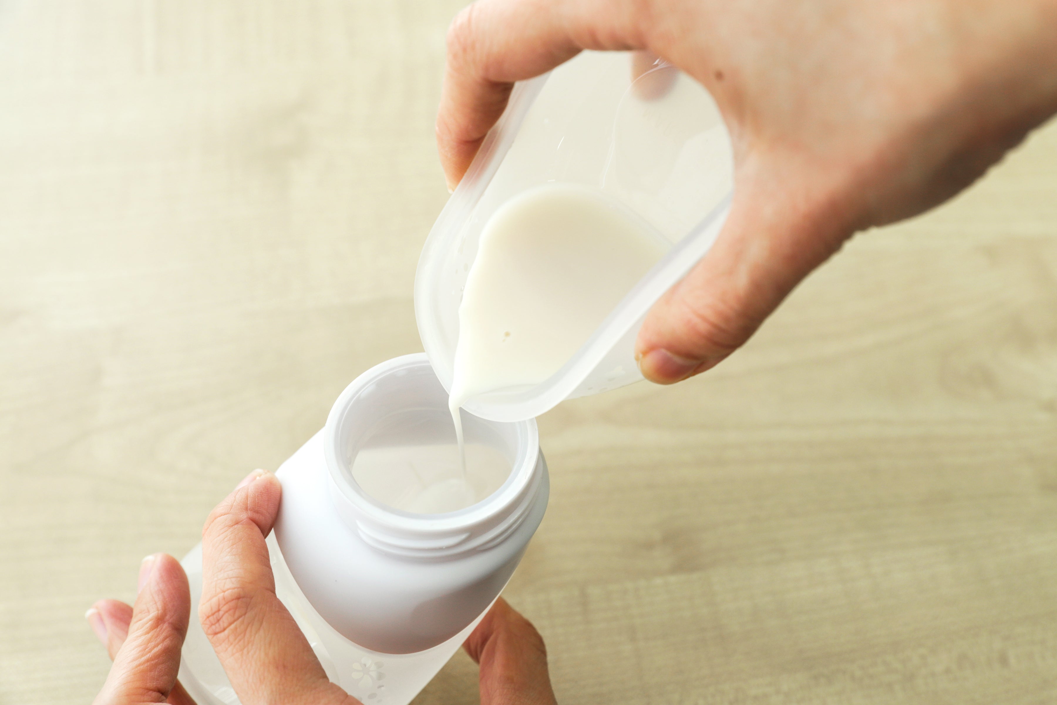Marcus N Marcus  Silicone Breastmilk Collector Marcus & Marcus Yallatoys