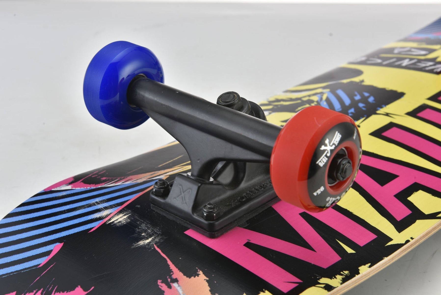 Buy Maui Traditional SB V-Boy Skateboard | Yallatoys.com