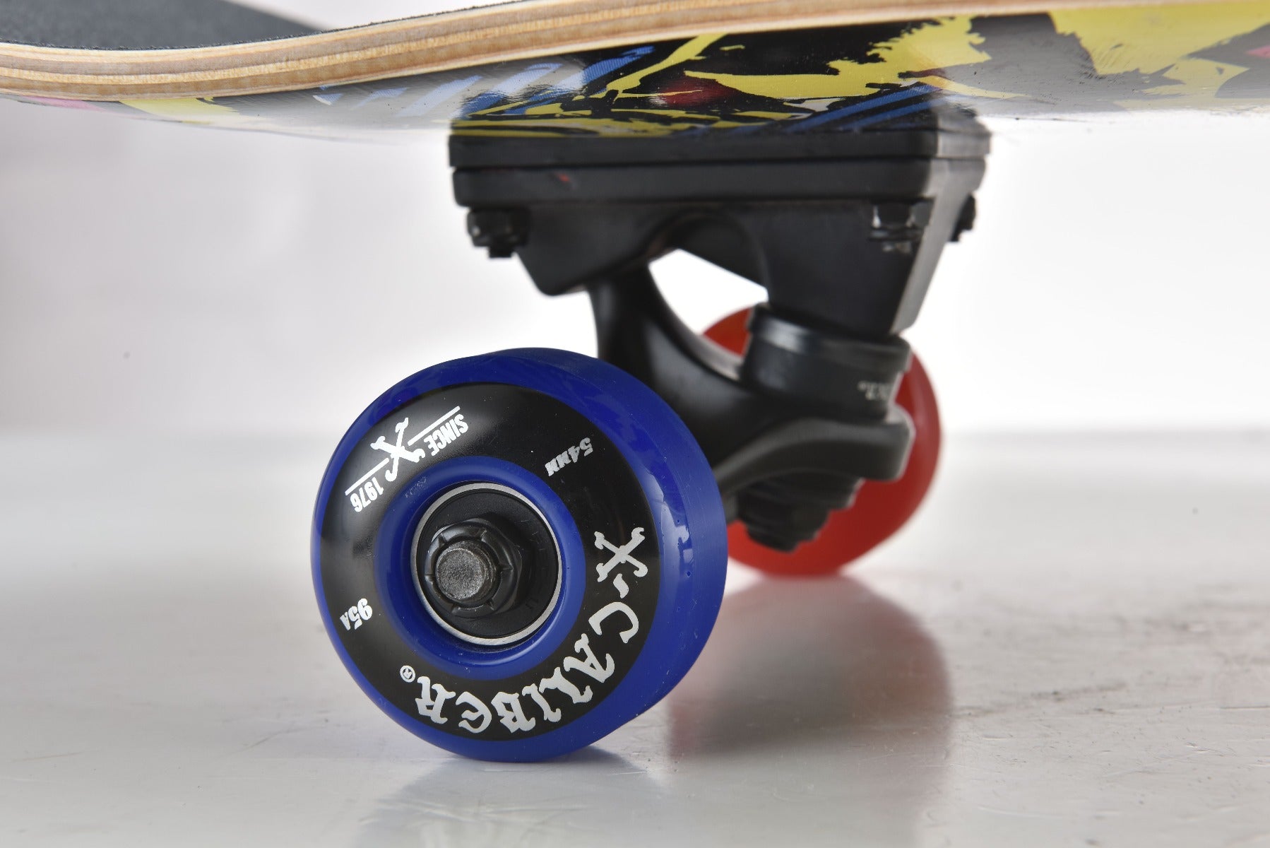 Buy Maui Traditional SB V-Boy Skateboard | Yallatoys.com