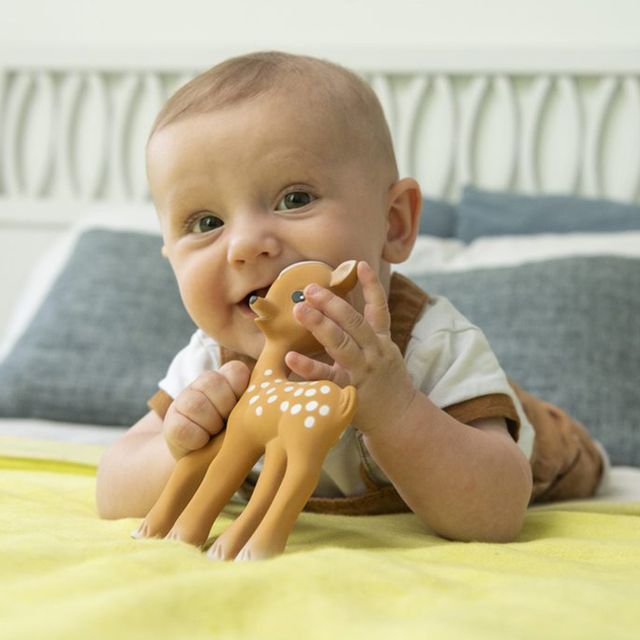 Sophie La Girafe Il Etait Une Fois Fanfan The Fawn Sophie la girafe Yallatoys