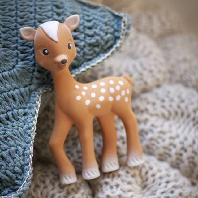 Sophie La Girafe Il Etait Une Fois Fanfan The Fawn Sophie la girafe Yallatoys