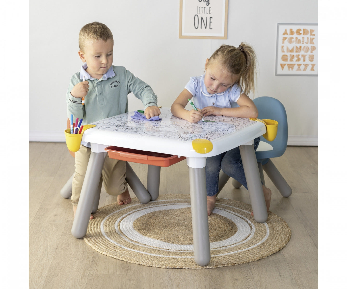 Buy Smoby Kid Creative Table | Yallatoys.com