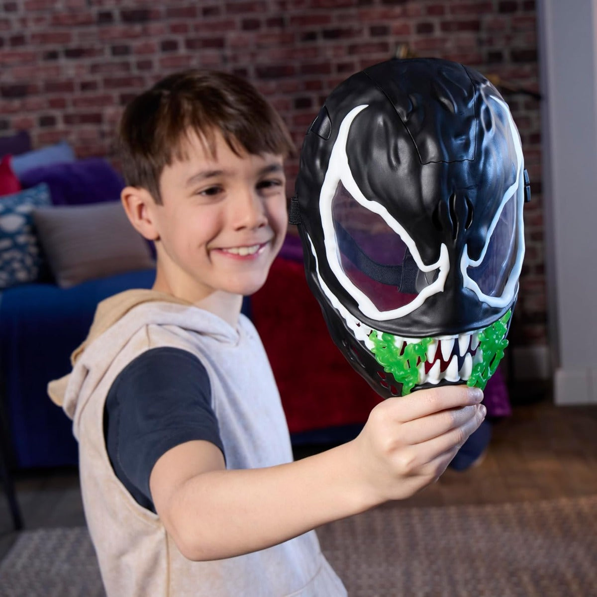 Buy Spider Man Marvel VenomVersus Venom Glow In The Dark Mask | Yallatoys.com
