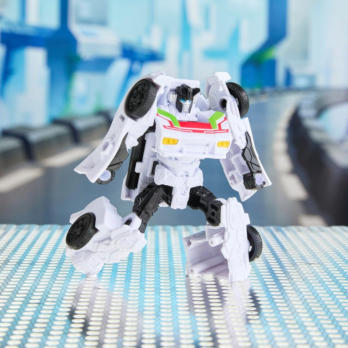 Buy Transformers Cyberworld Wheeljack Cyber Changers 4Inch Action Figure | Yallatoys.com