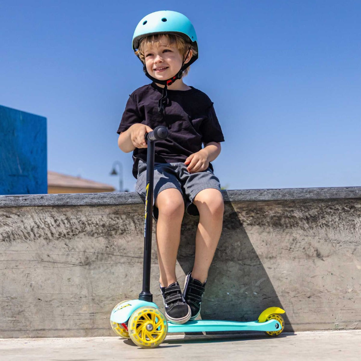 Buy Yvolution Neon Bolt Green Scooter | Yallatoys.com